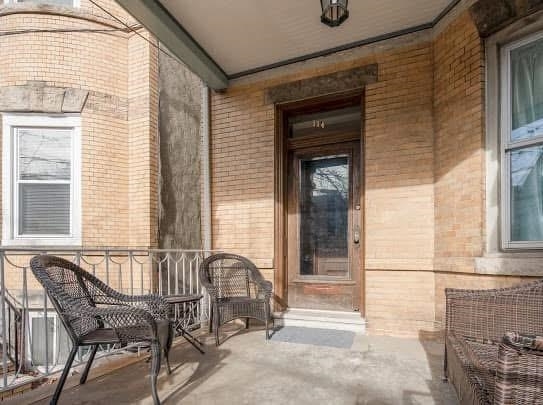 Building Photo - 114 Shippen St