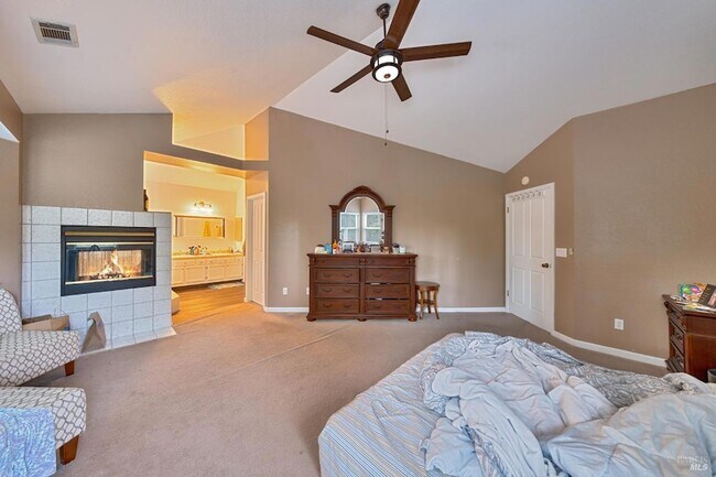 Building Photo - 3500 Crownridge Dr