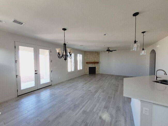 Building Photo - 7505 Hitching Post