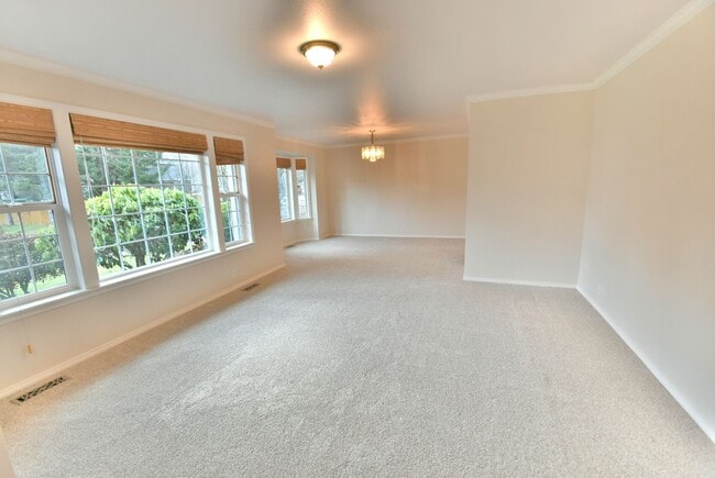 Building Photo - 3bd/2ba Mukilteo Home