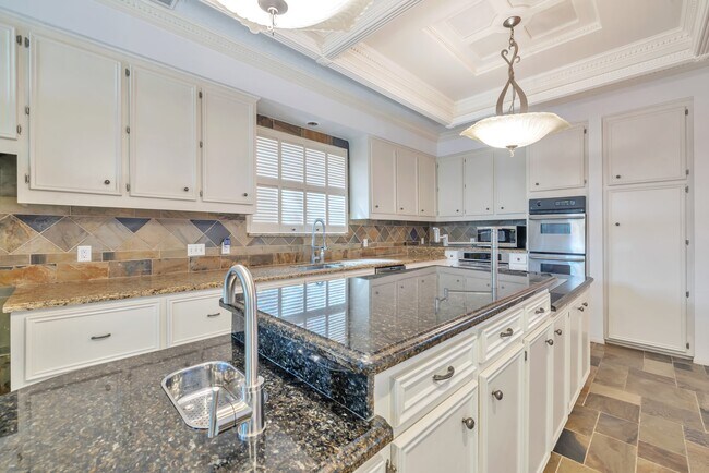 Building Photo - 4063 Breakwood Dr