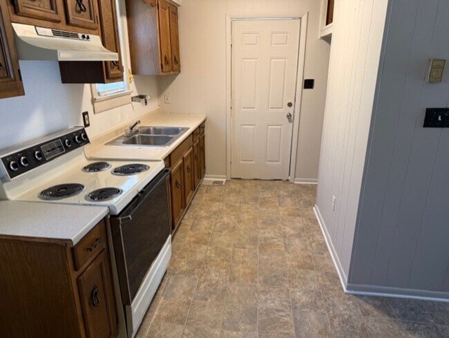 Building Photo - 2144 S 2nd St