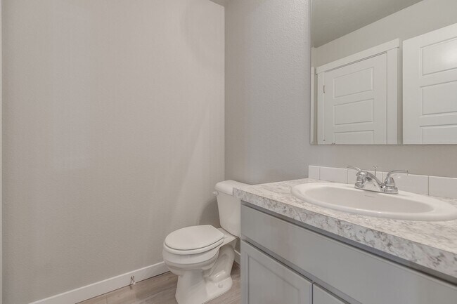 Building Photo - You can be HOME in this beautiful townhome!