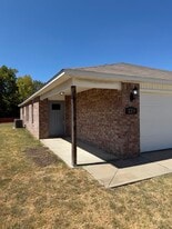 Building Photo - 229 N Broadway Dr