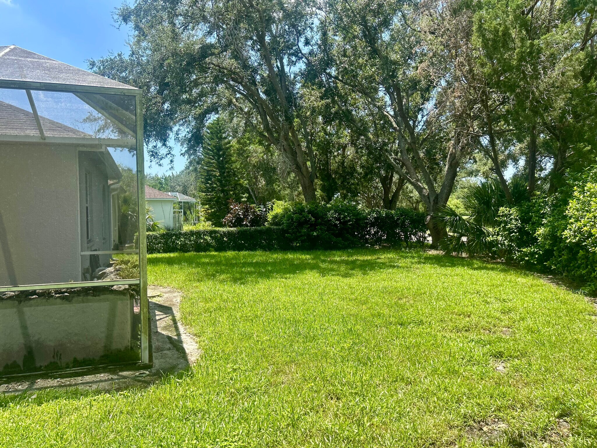 Building Photo - 1494 Millbrook Cir