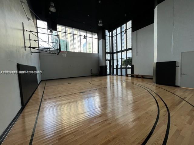 Building Photo - 1010 Brickell Ave