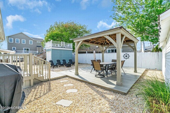 Building Photo - 124 Mathis Dr