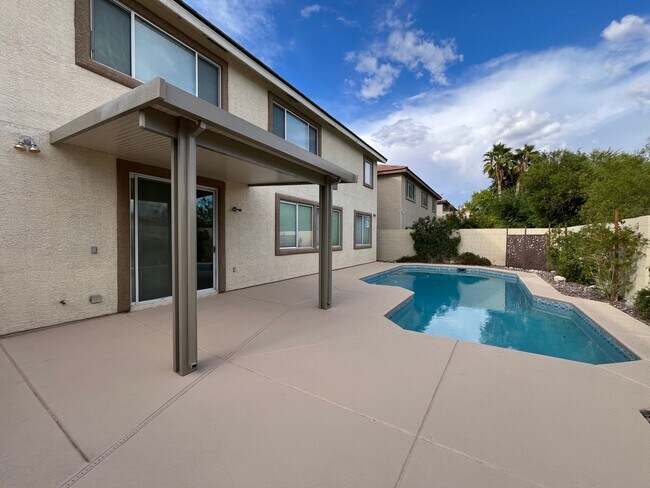Building Photo - Summerlin Beauty