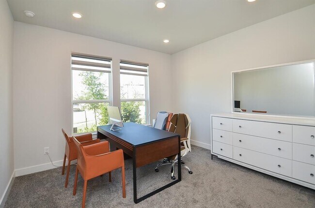 Building Photo - 9522 Rialto Creek Dr