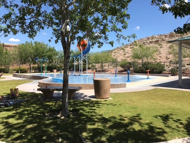 Building Photo - SOUTHERN HIGHLANDS! 3BD/2.5BA FURNISHED!