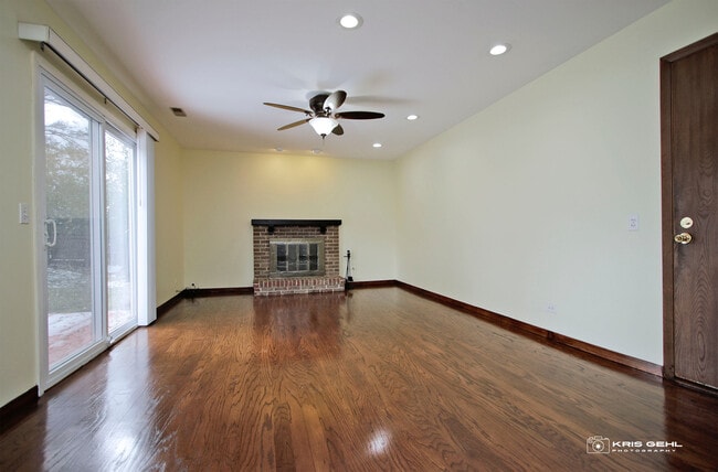 Building Photo - 467 Highland Grove Dr