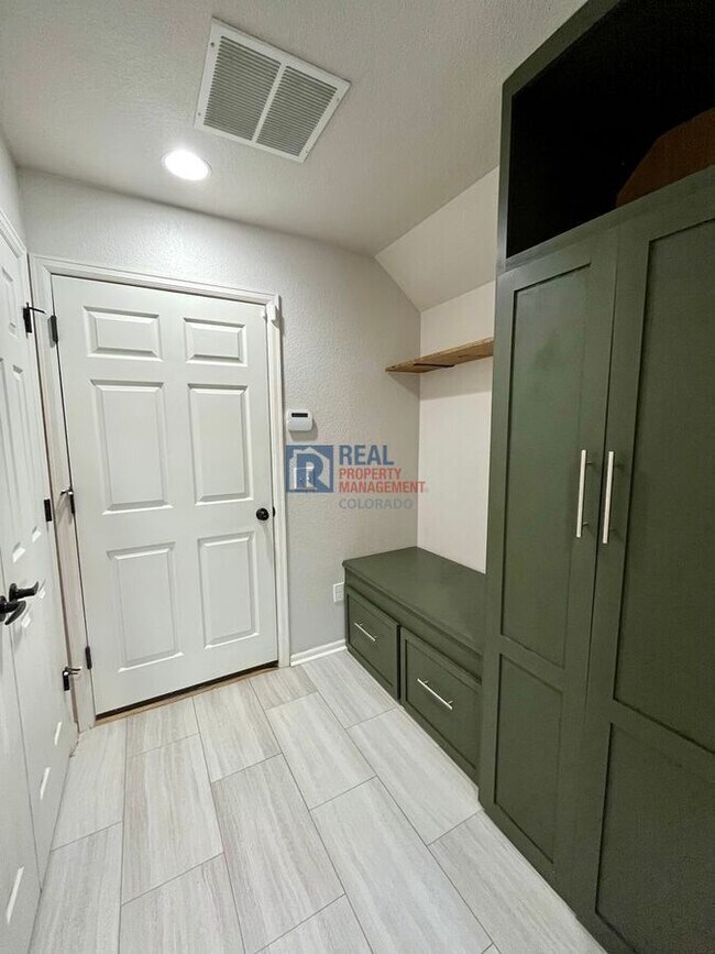 Building Photo - 8231 Longleaf Ln