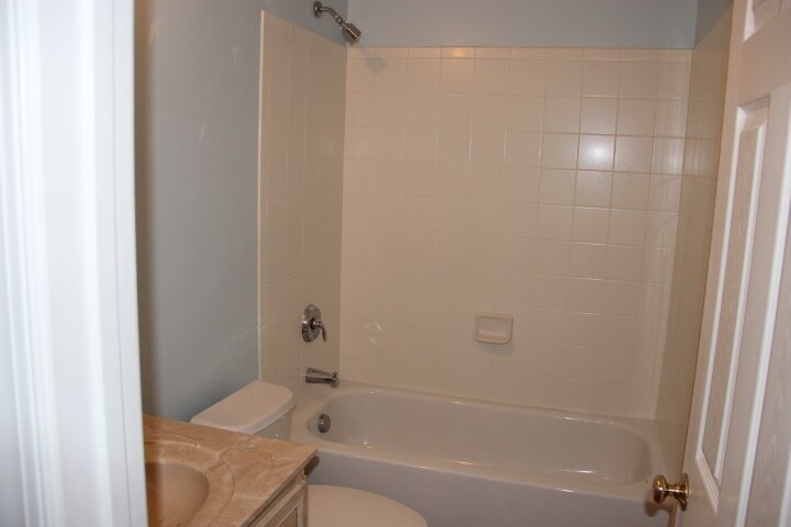 Building Photo - 5009 Groves Edge Ln