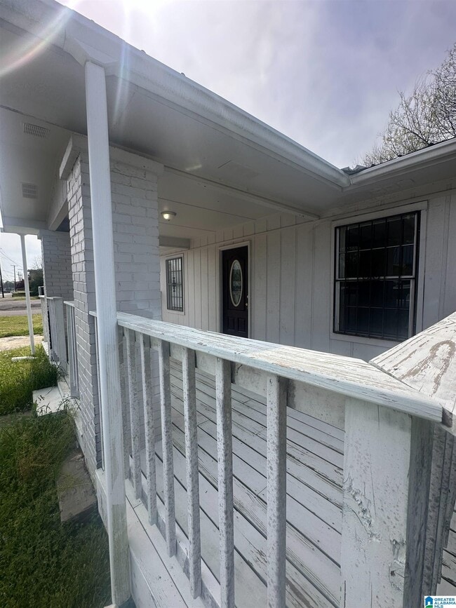 Building Photo - 114 N Main St