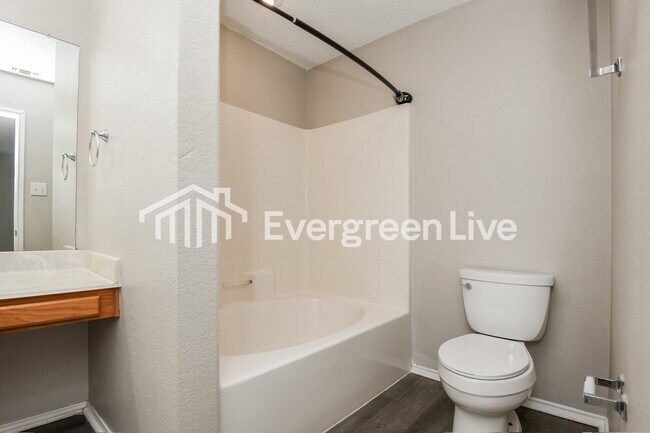 Building Photo - 2528 Concina Way