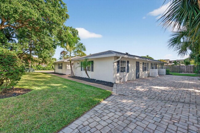 Building Photo - 800 Tropic Blvd