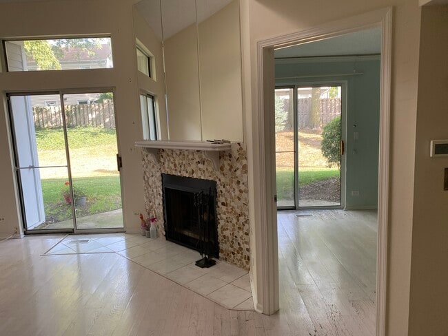 Building Photo - 1283 Ranchview Ct