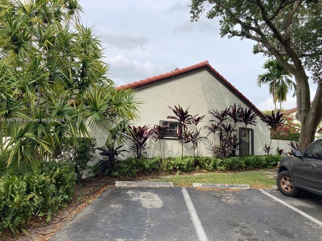 Building Photo - 11335 SW 134th Ave