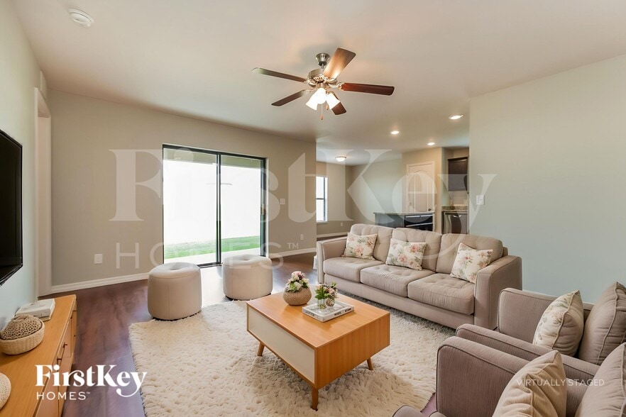 Building Photo - 1544 Swan Lake Cir