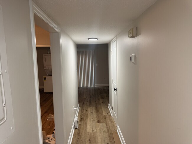 Building Photo - 527 Tibet Ave