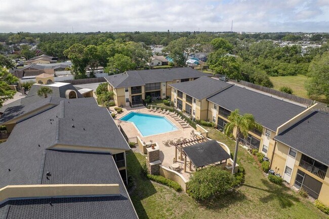 Building Photo - 12293 Sailwinds Dr