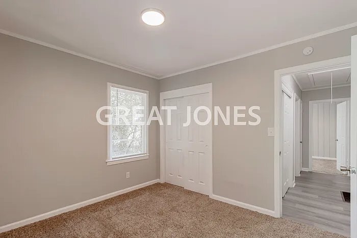 Building Photo - 142 Briardale Ave