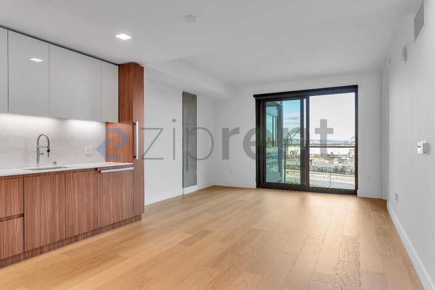 Building Photo - Unit 422