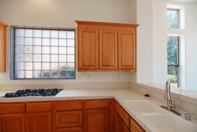 Building Photo - 26148 Legends Ct