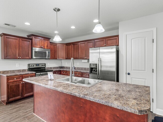 Building Photo - Beautiful Home Close to MCAS New River Air Station