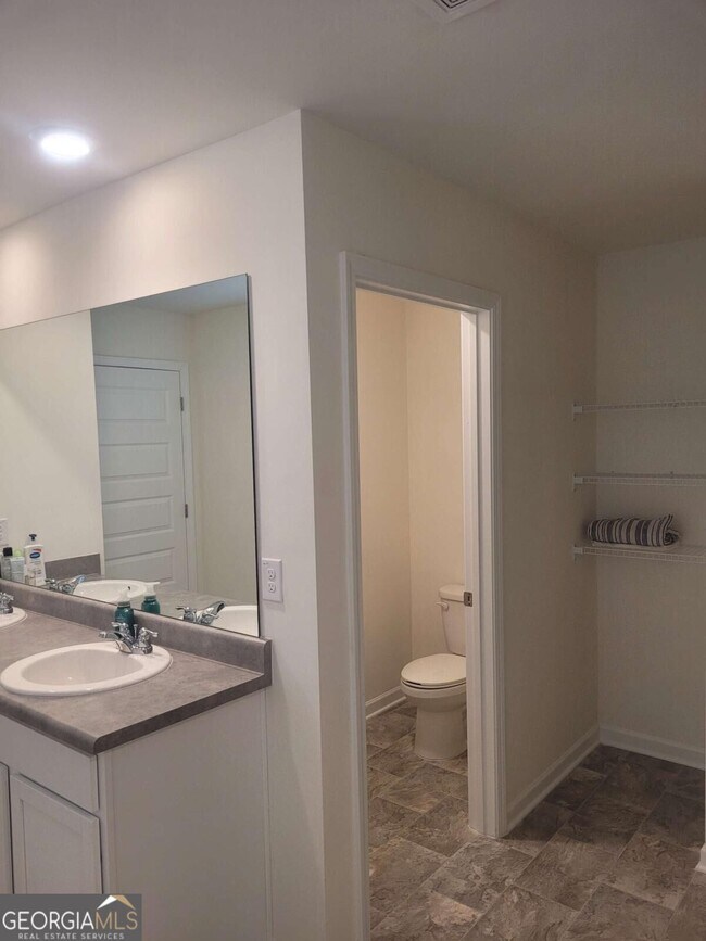 Building Photo - 2021 Vidalia Ct