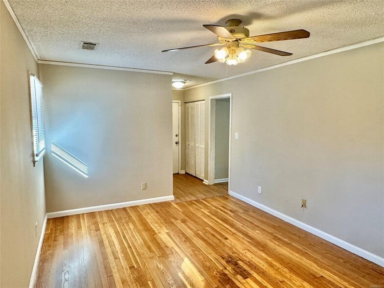 Building Photo - 1100 Lombard Dr