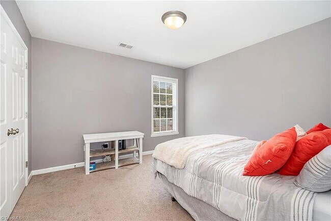 Building Photo - Build Equity While Leasing - Lease to Own