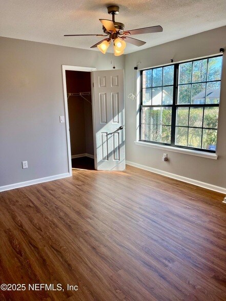 Building Photo - 7820 Collins Ridge Blvd E