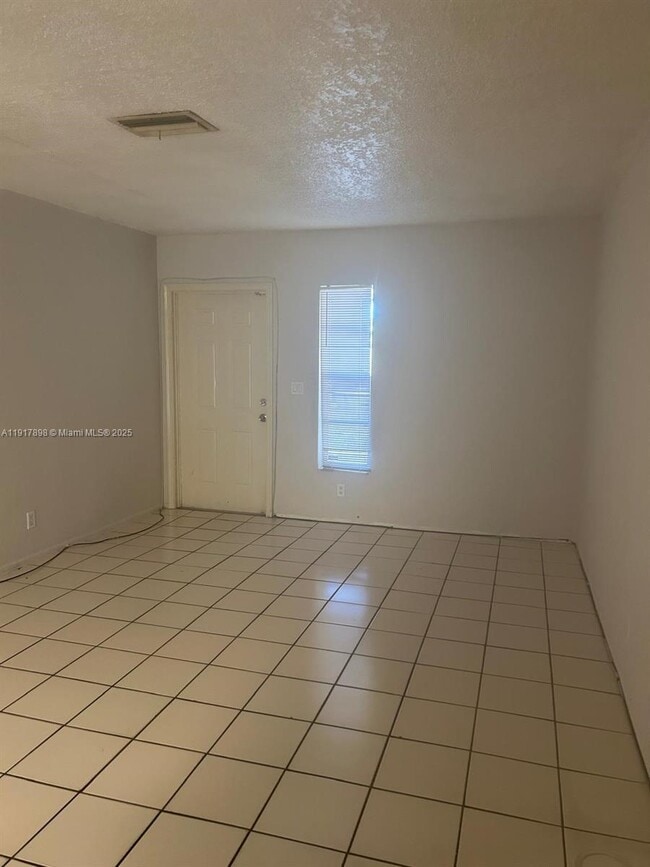 Building Photo - 4030 NW 30th Terrace