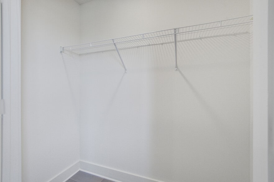 Building Photo - 2161 W Jimtown Dr