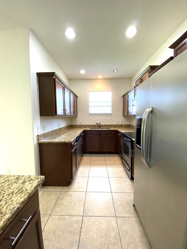 Building Photo - 3050 Rodrick Cir