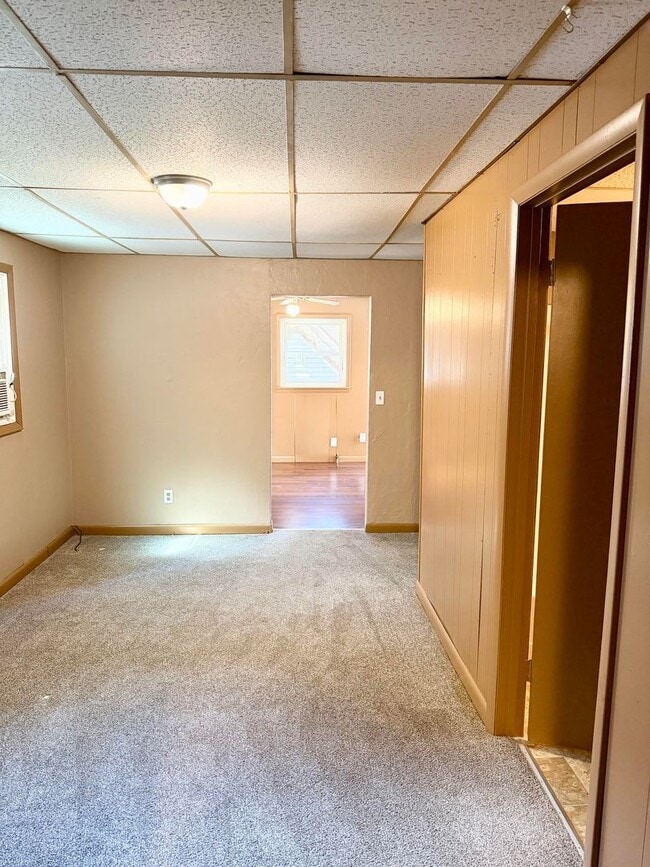 Building Photo - Cozy and conveniently located 1 bedroom, 1 bathroom first-floor apartment with a private entrance!