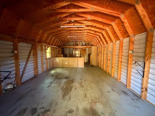 Building Photo - 111 Rocky Creek Dr