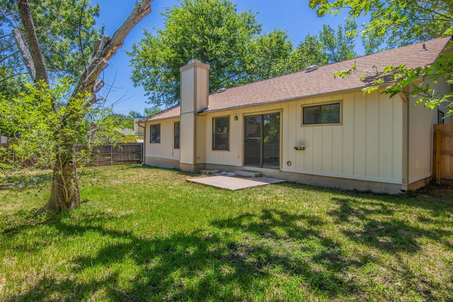 Building Photo - 1802 Verbena Way