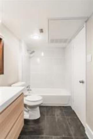 Building Photo - 5808 Sandhurst Ln