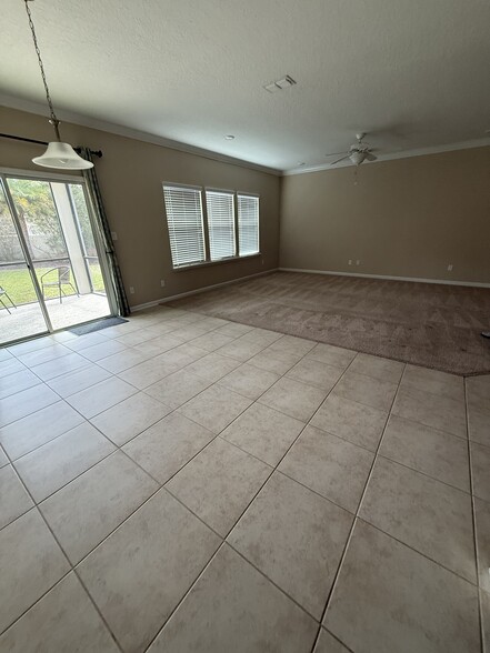 Building Photo - 73 Calle de Paz