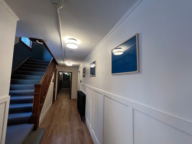 Building Photo - 248 N Main St