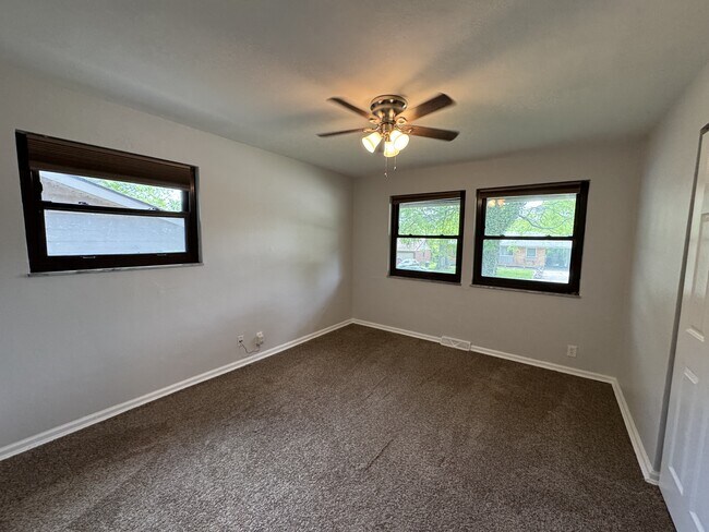 Building Photo - 716 Cranford Dr