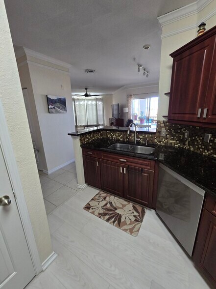 Building Photo - 4311 Bayside Village Dr