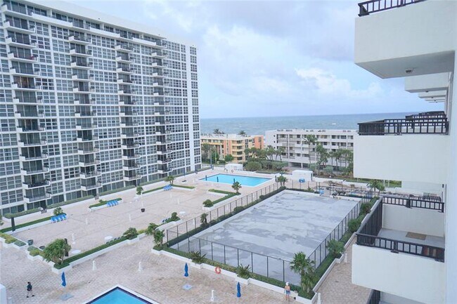 Building Photo - 525 N Ocean Blvd