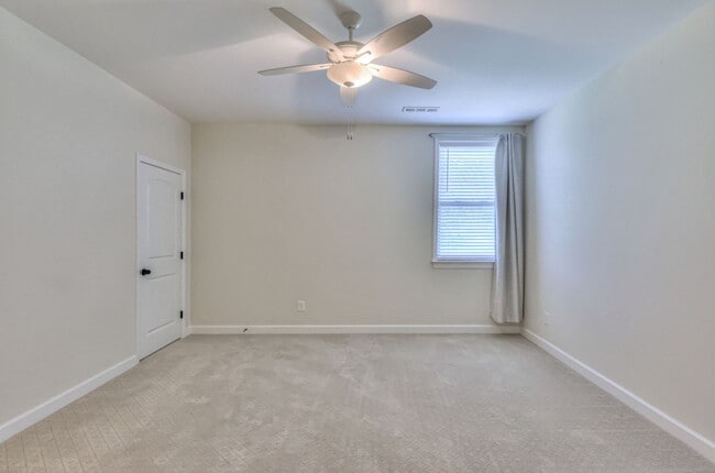 Building Photo - 9141 Holstein Dr