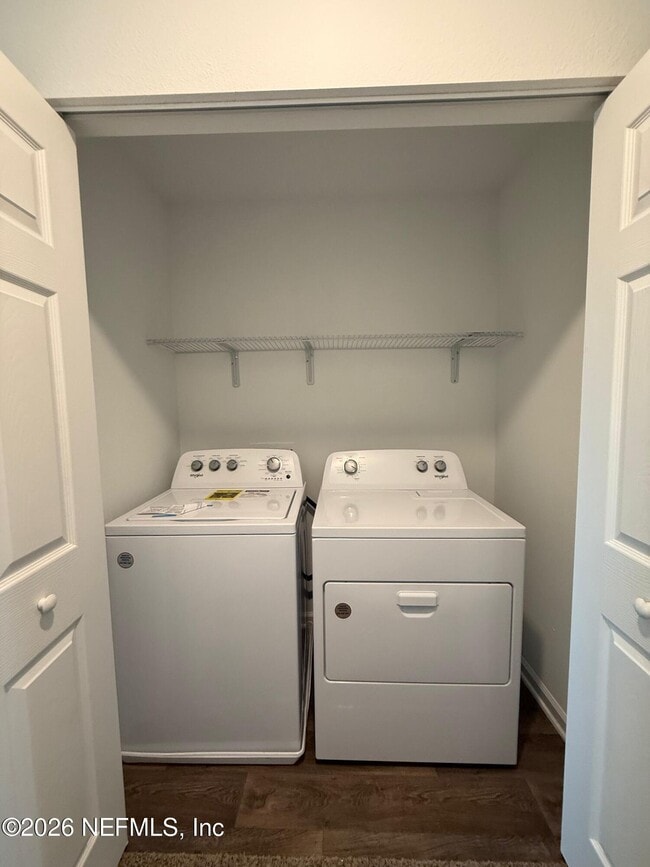 Building Photo - 891 Rivertree Pl