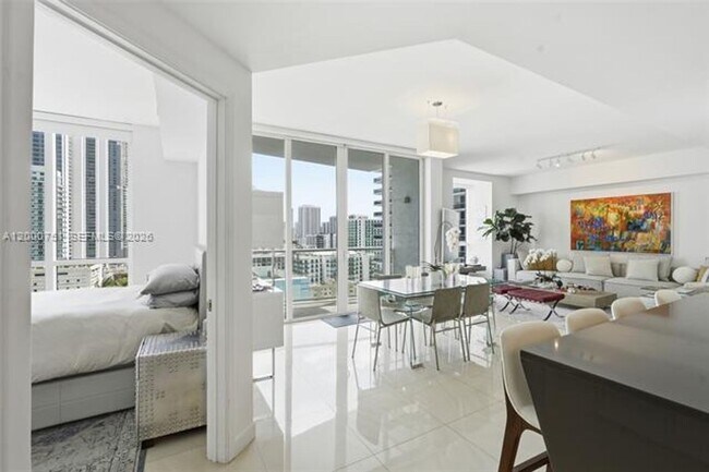 Building Photo - 601 NE 27th St