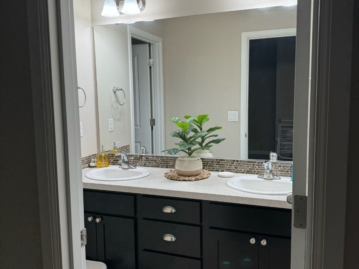 Building Photo - 4132 Cameron Dr NE