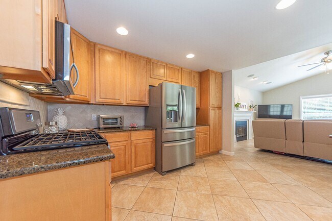 Building Photo - 2225 Silver Sands Ct
